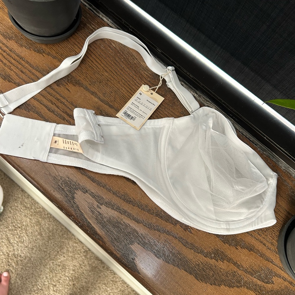 NWT Elegant White Sheer Bra